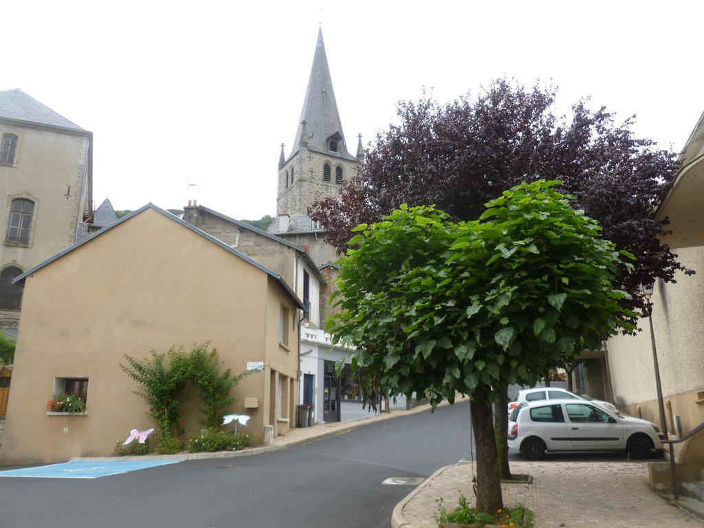 French Holiday Accommodation Bort-les-Orgues Room photo
